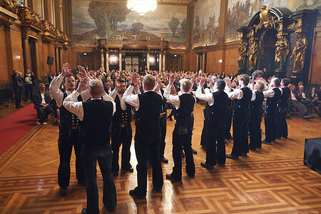Zimmererklatsch beim Senatsempfang zum 150-Jahr-Jubiläum der Handwerkskammer im Festsaal des Rathauses.