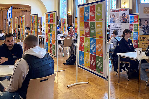 Raus aus der Klasse, rein ins Praktikum - Das Praktikums-Speed-Dating in der Handwerkskammer Hamburg