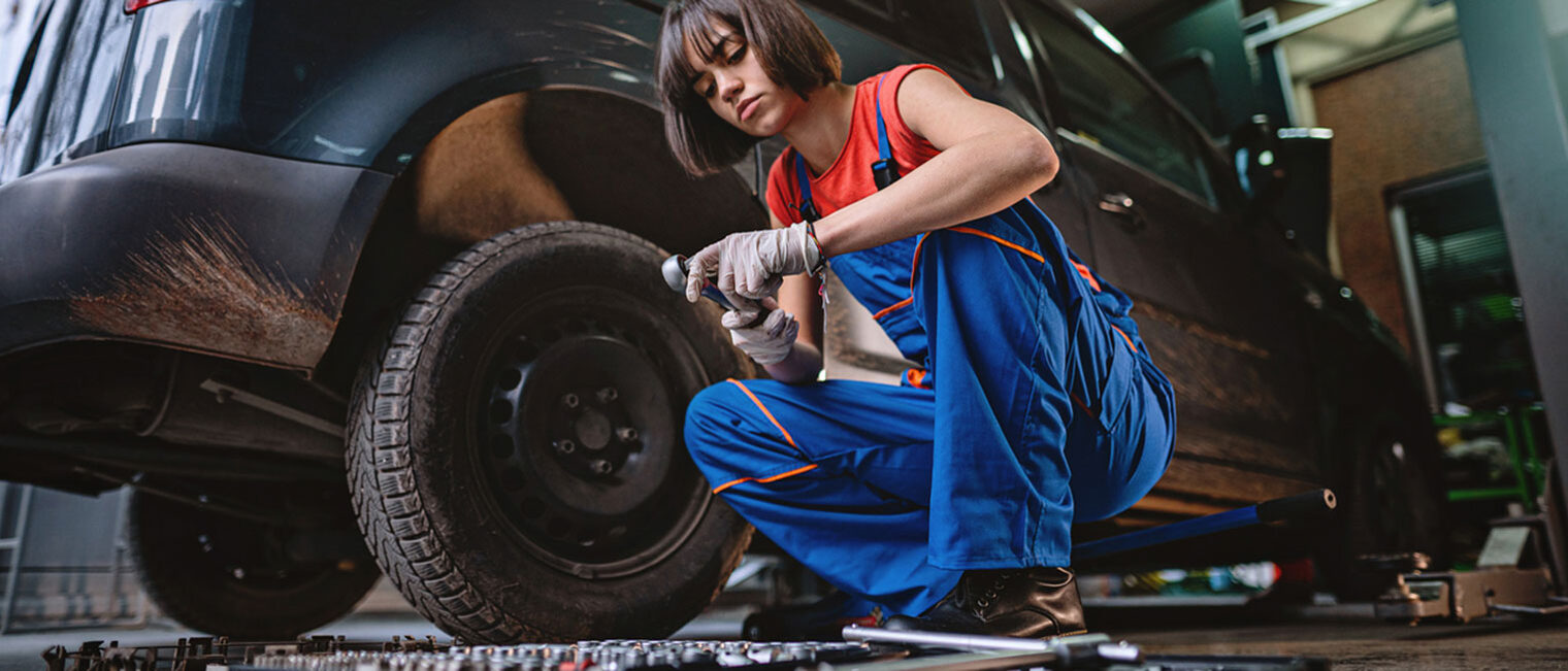 Ausbildungsberufe im Handwerk von A-Z: Mechaniker*in für Reifen- und Vulkanisationstechnik