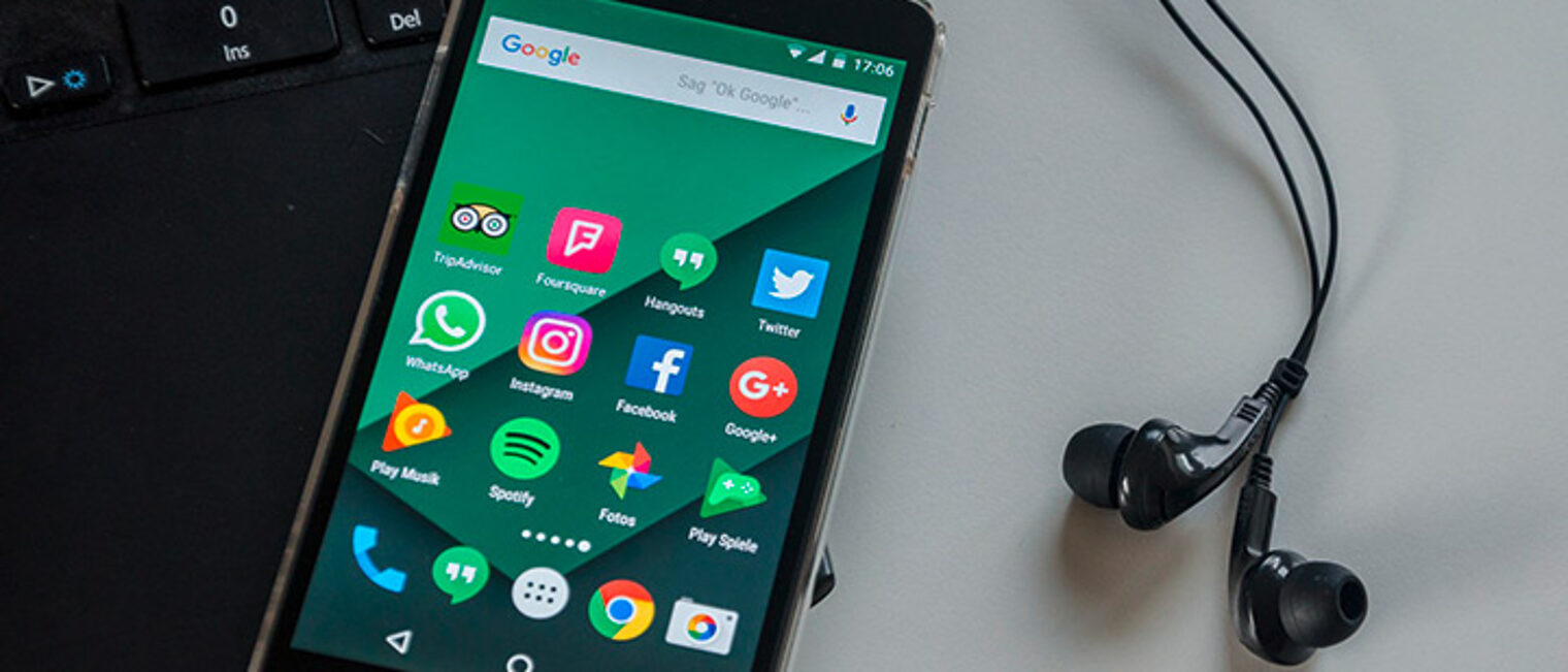 Smartphone Social Media