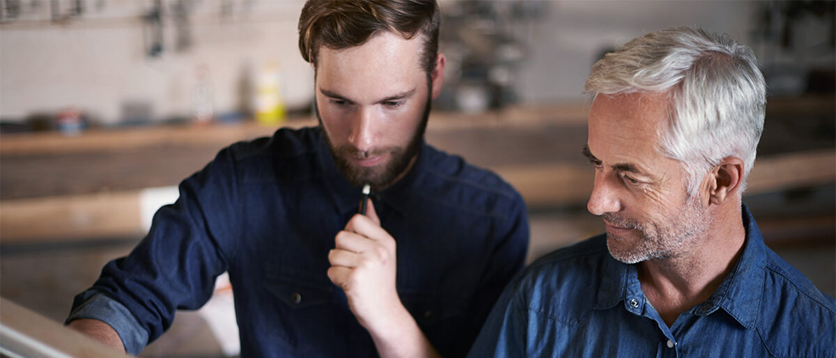 Titelbild-Nachfolgelotsen-1140x489-Foto-istock-PeopleImages